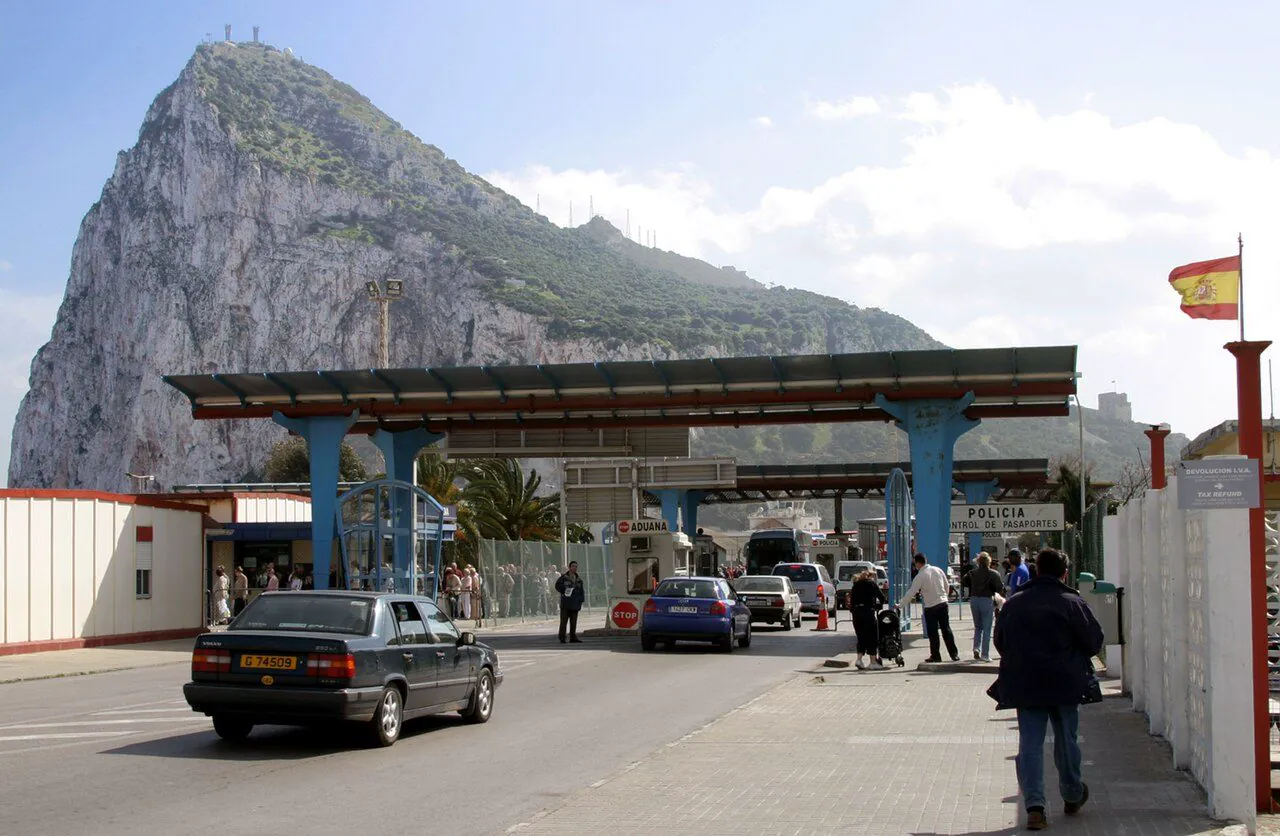 Gibraltar–Spain border crossing viewed from the Spanish side